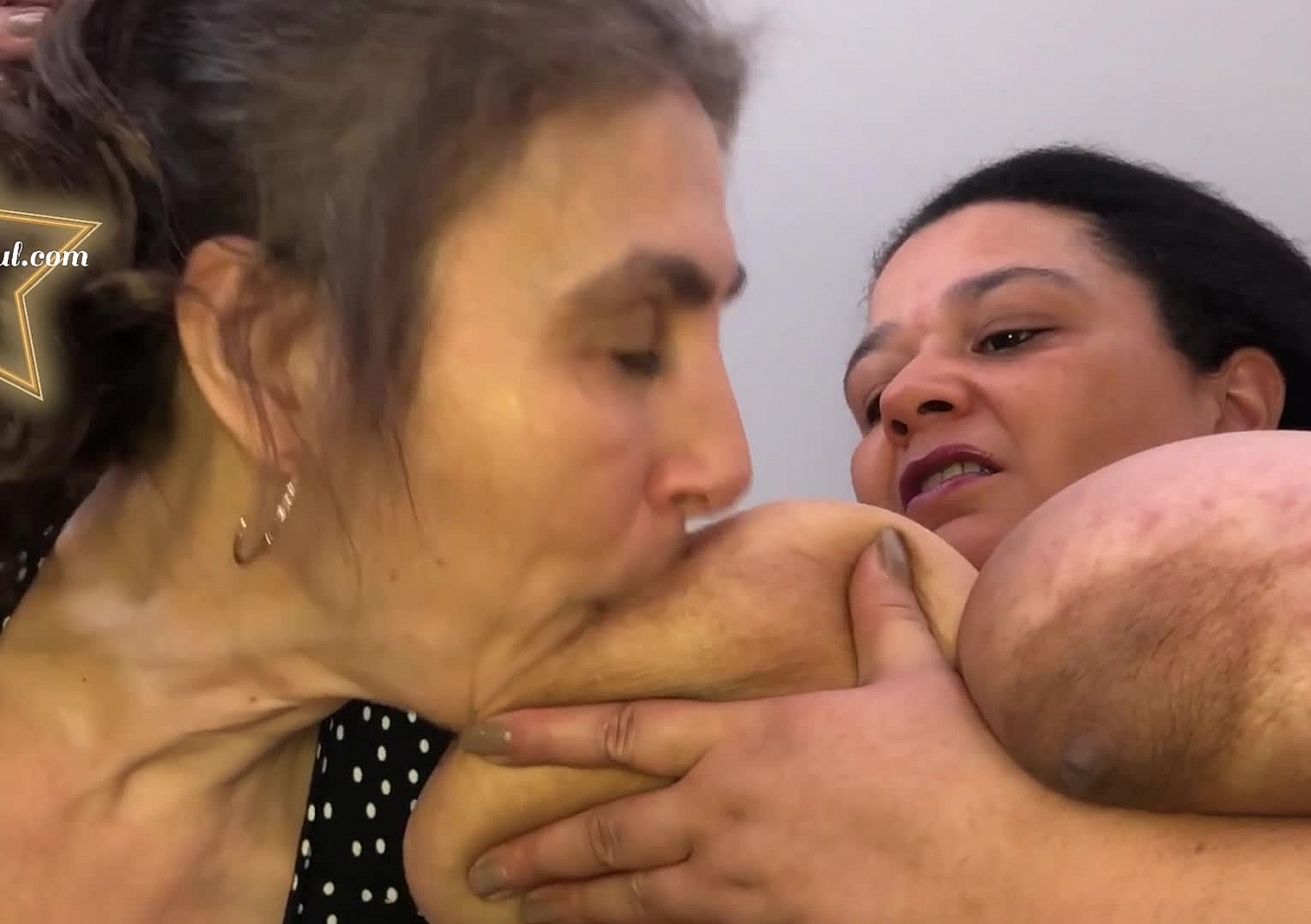 Mrs Huge Aunty - SecretHandful.com